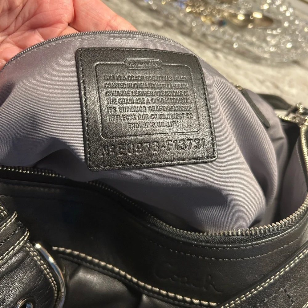 Coach SoHo Black Leather Shoulder Bag EUC - Picture 6 of 11